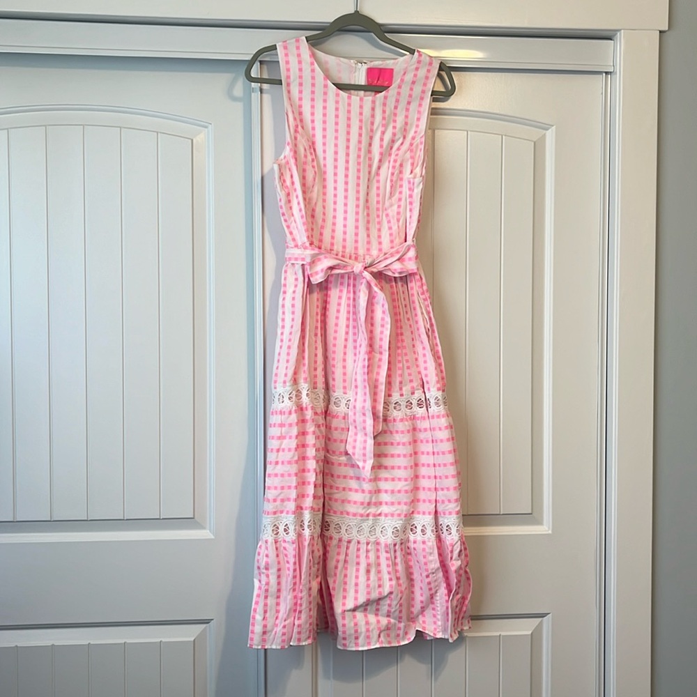 Lilly Pulitzer dress size 12. Like new.